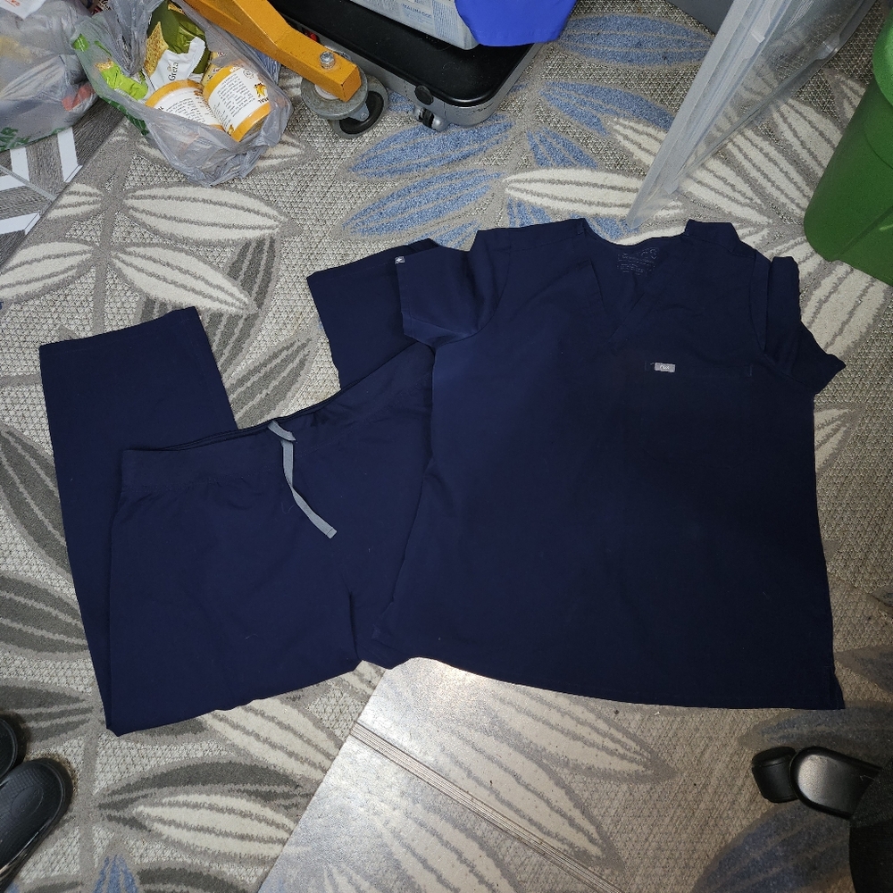 Navy Figs Scrub Set